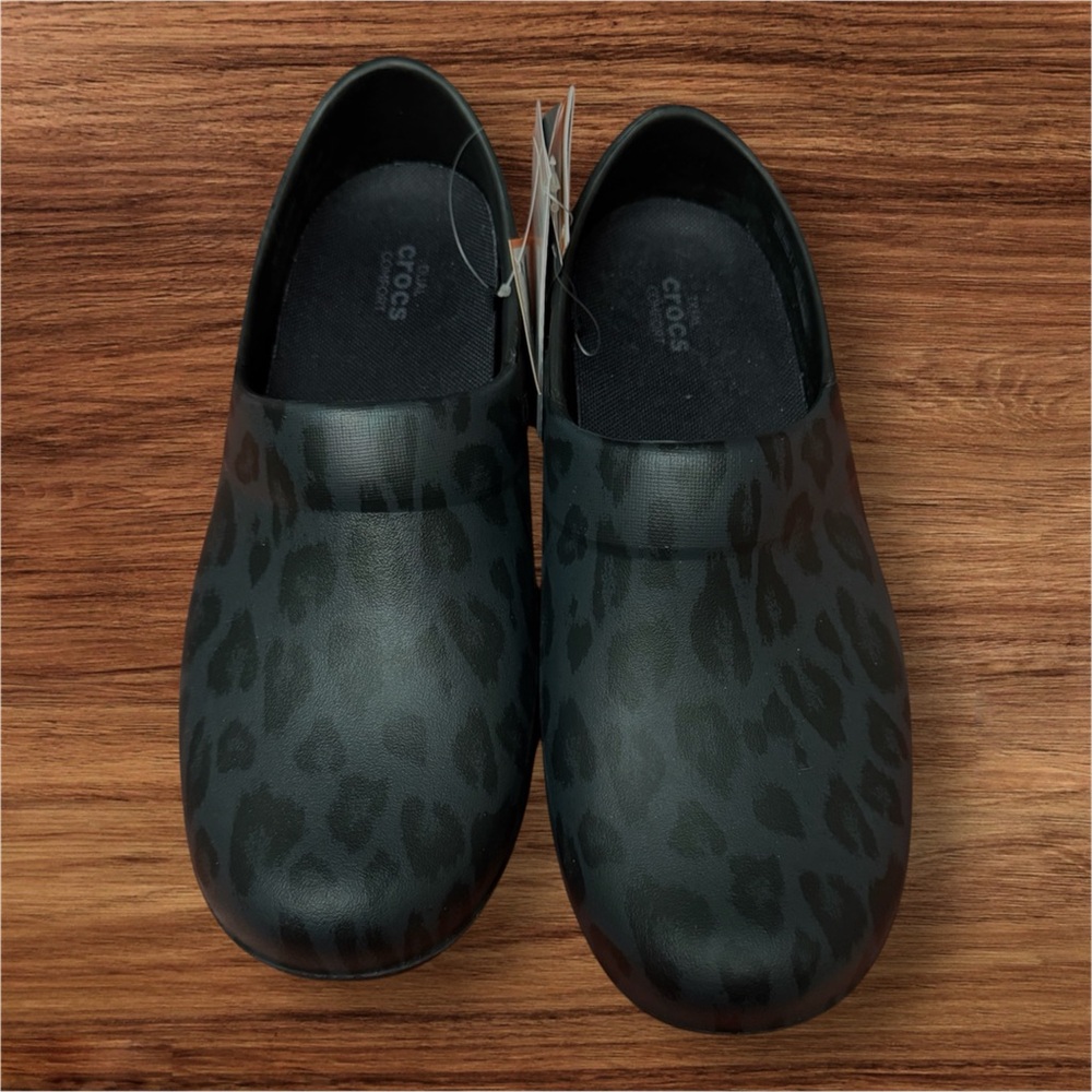 Leopard Print Crocs Women's Neria Pro II Clogs